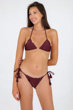 Cargar imagen en el visor de la galería, Model Front: Rio De Sol Sostén Top Barolo Frufru
