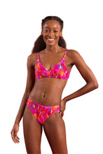 Cargar imagen en el visor de la galería, Model Front: Rio De Sol Sostén Top Flavors Balconet-Inv
