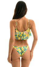 Cargar imagen en el visor de la galería, Model Back: Rio De Sol Sostén Top Florescer Babado
