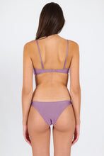 Cargar imagen en el visor de la galería, Model Back: Rio De Sol Sostén Top Shimmer-Harmonia Bandeau-Knot
