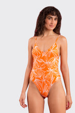Cargar imagen en el visor de la galería, Model Front: Rio De Sol Una Pieza Trail-Orange Hype
