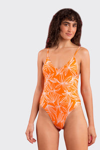 Model Front: Rio De Sol Una Pieza Trail-Orange Hype