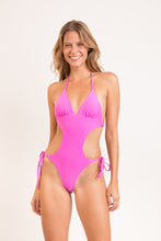 Cargar imagen en el visor de la galería, Model Front: Rio De Sol Una Pieza Vita-Pink Trikini-Comfy
