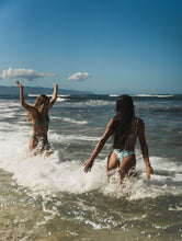 Cargar imagen en el visor de la galería, Image 07: Wednesday In Hawaii By Rio De Sol Sostén Top Valley Kauai
