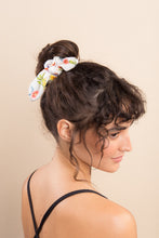 Cargar imagen en el visor de la galería, Countryside Scrunchie
