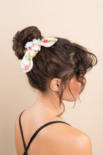 Cargar imagen en el visor de la galería, Countryside Scrunchie

