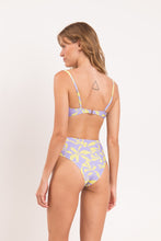 Cargar imagen en el visor de la galería, Set Glow Bandeau-Joy Hotpants
