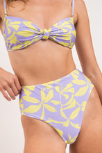 Cargar imagen en el visor de la galería, Set Glow Bandeau-Joy Hotpants
