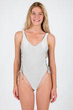 Cargar imagen en el visor de la galería, Shimmer-White Zoe
